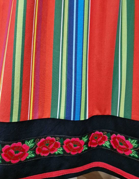 Spódnica ludowa pasiak czerwony z ozdobnym dołem XL(42)