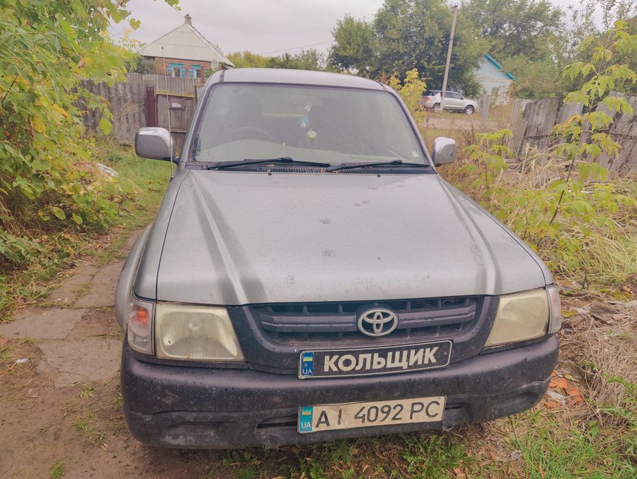 тойота хайлюкс 2.5 тді 2003р.