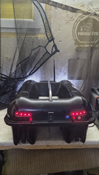 Łódka zanętowa Hunter 650