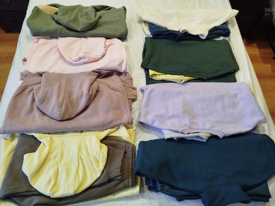 Спортивні комплекти жіночі