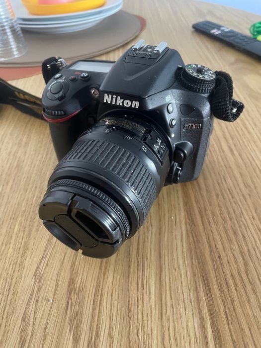 Nikon D7100 + lente 18-50mm