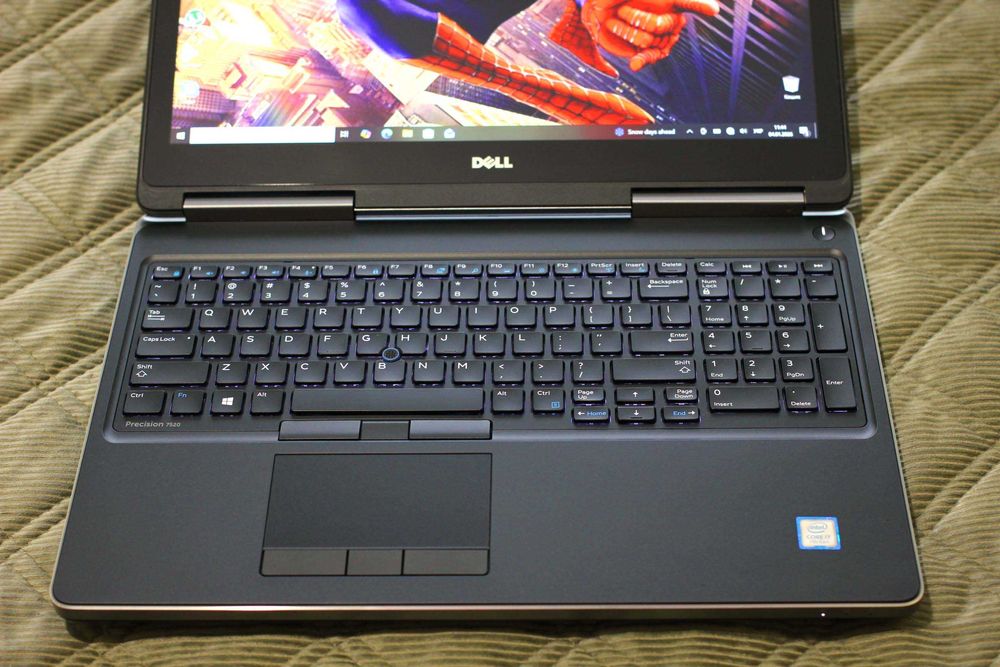 DELL7520/Core i7-7820HQ/Nvidia M1200 4GB/16GB/SSD512/АКБ4ч/15.6 СЕНСОР