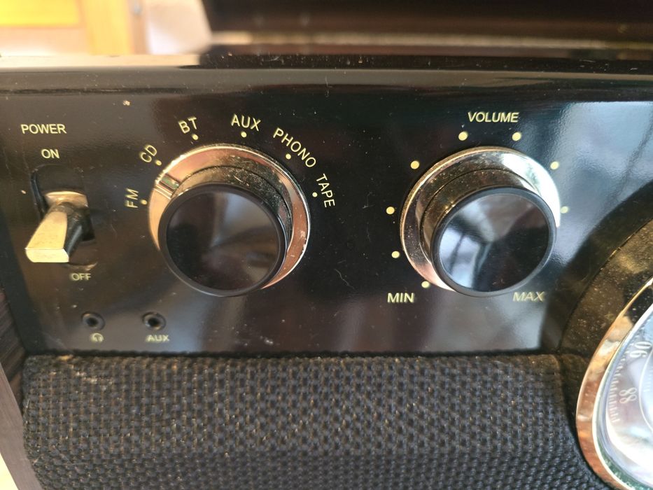 Victrola 6-in-1 Premium – Gira-Discos + CD + Cassete + Bluetooth