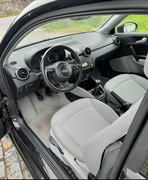 TROCO AUDI A1 1.6 TDI 105 CV POR MOTA 1000cc
Audi A1 1.6 TDI 105 CV de 2011, COMO NOVO