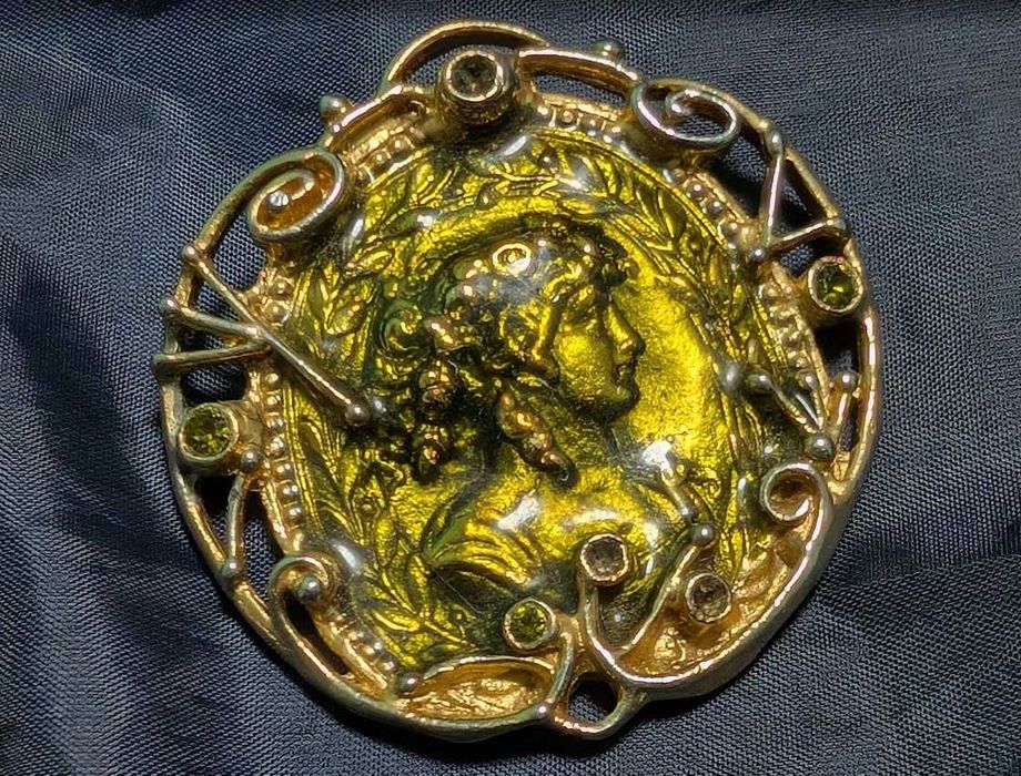 Брошь кулон из металлического сплава В античном стиле Диаметр 5см
