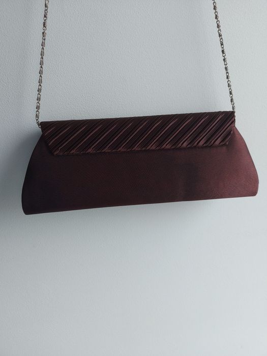 Clutch nova castanha e prateada