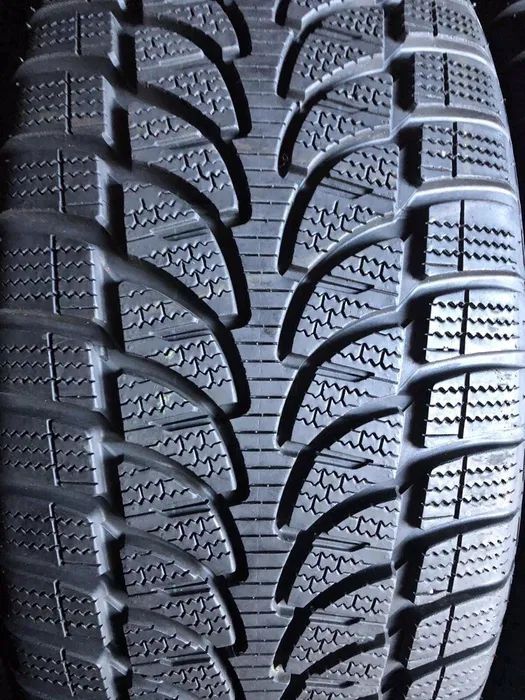 Купити різношорокий комплект зимових БУ шин резини 275/35R19+245/40R19
