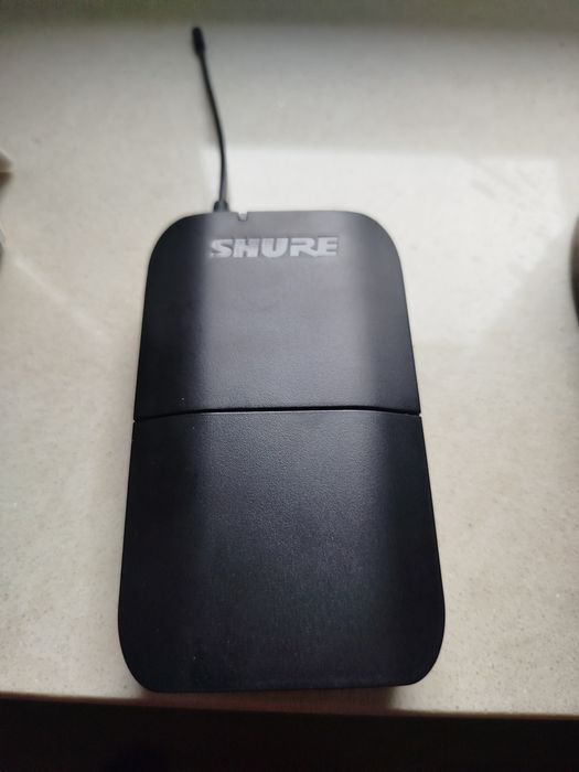 Przeznaczony do bezprzewodowych systemów Shure BLX