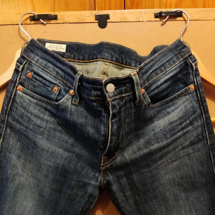Levi's jeans / size: 28/32