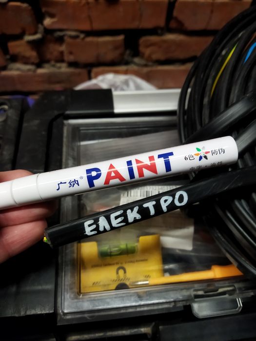 Маркер будівельника. Перманентний з тонким носиком.