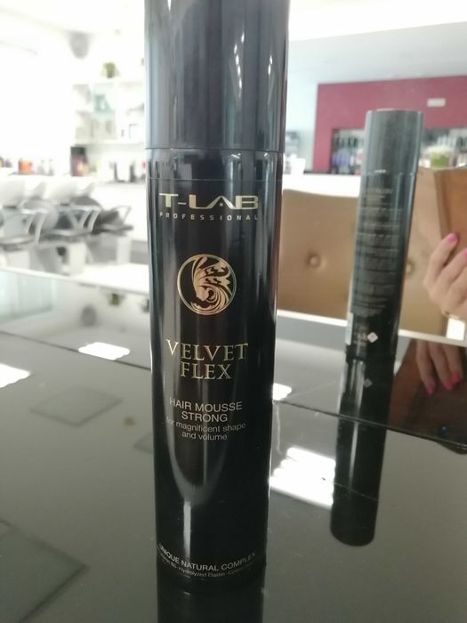 Мус середньої  і сильної фіксації для волосся 300 ml