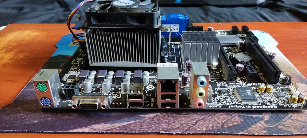 Gigabyte GA-78LMT-S2 AMD FX-6300 3.5GHz HyperX DDR3-1600 8192MB