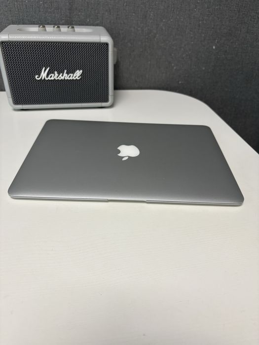 Macbook air 2015 core i5 4/128