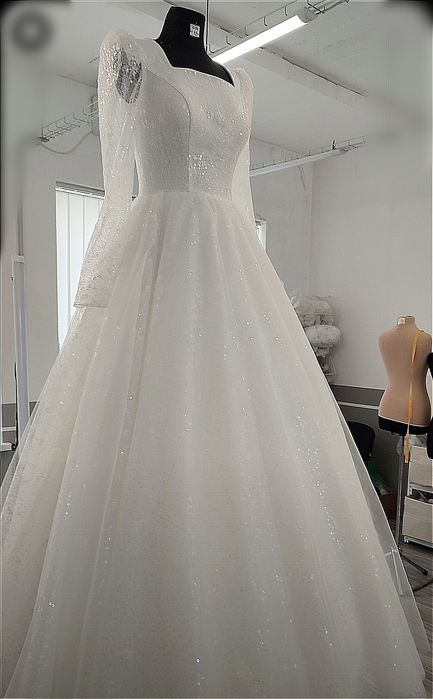 Весільна сукня європейського стилю