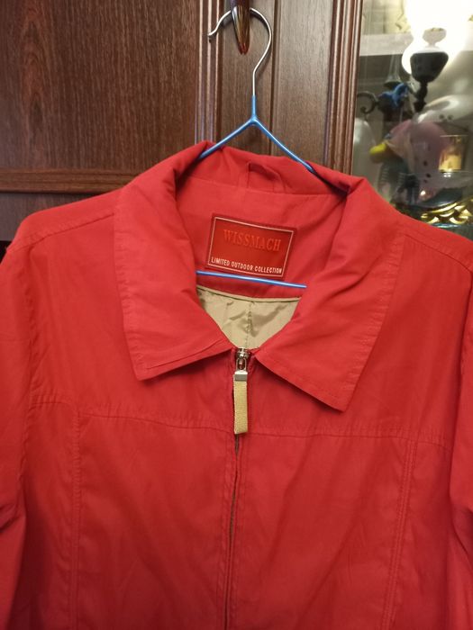 Ветровка женская