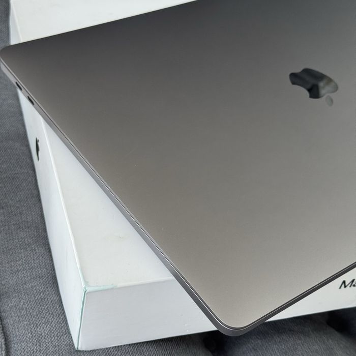 Apple Macbook Pro 2018 15 16/512 i7