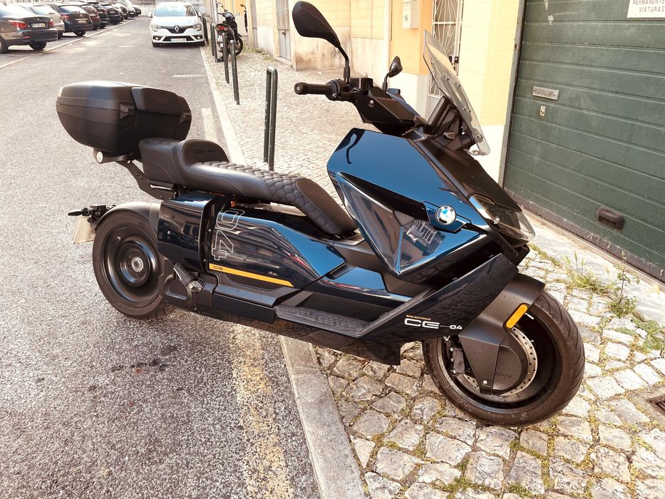 BMW CE 04 versão 125 (conduz com carta de carro)