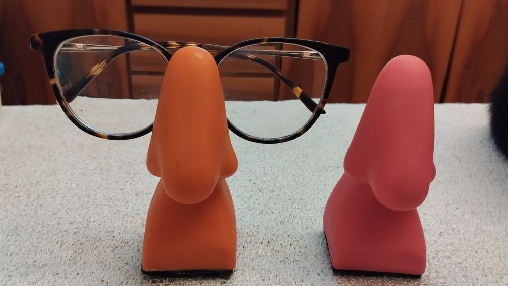 Stojak na okulary dla pary