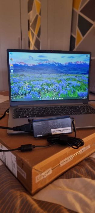 Portátil Lenovo IdeaPad – Windows 11 – Ideal para tarefas básicas