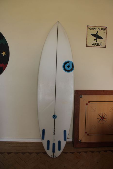 6'3 surfboard - all round conditions - 5 fin box