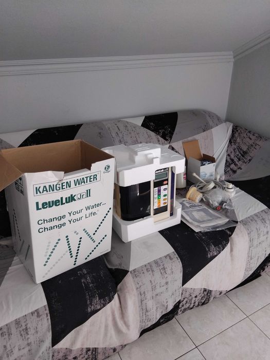 água Kangen Leveluk Jr 2 — Impecável