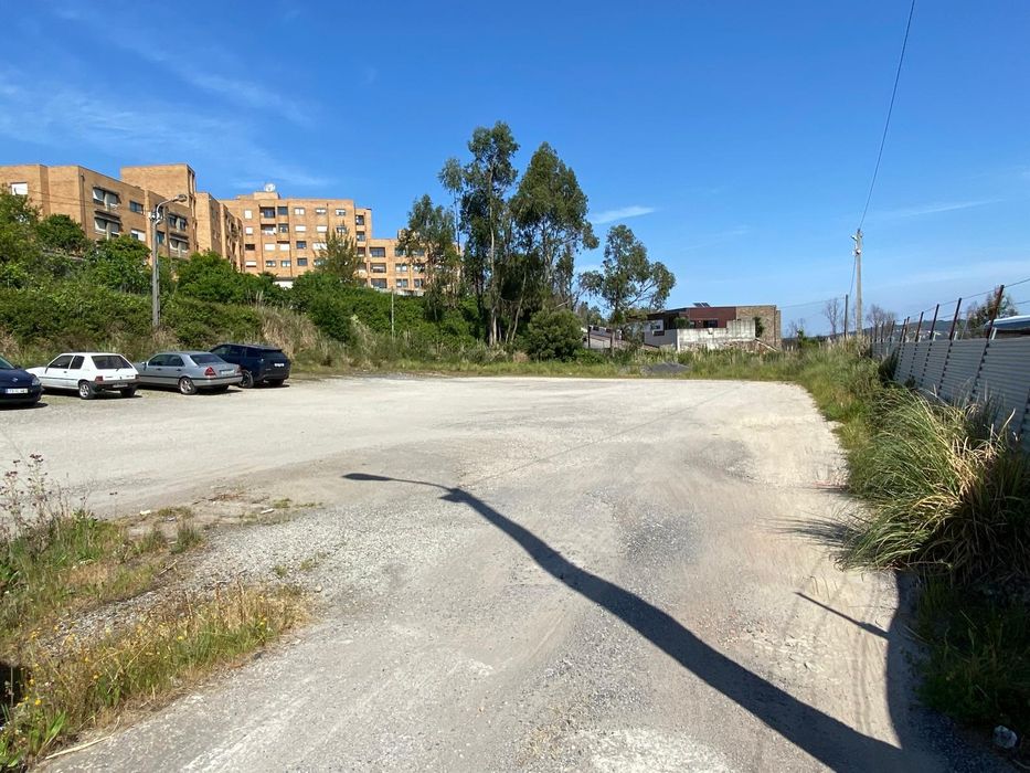 Armazém com terreno de 11925m2