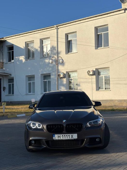 BMW F10 2012 рік ,БМВ Ф10 520i r19
