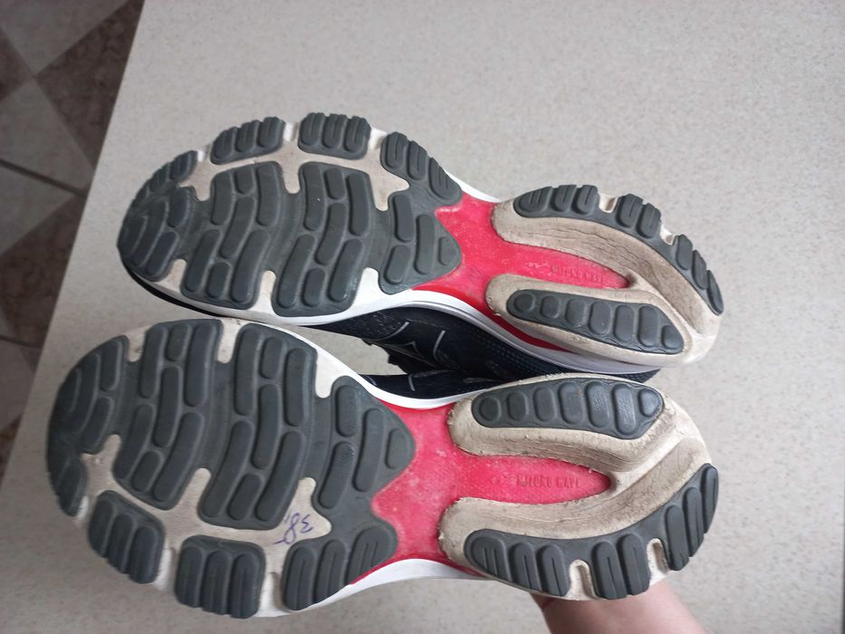 Buty Mizuno Wave Prodigy rozm. 44