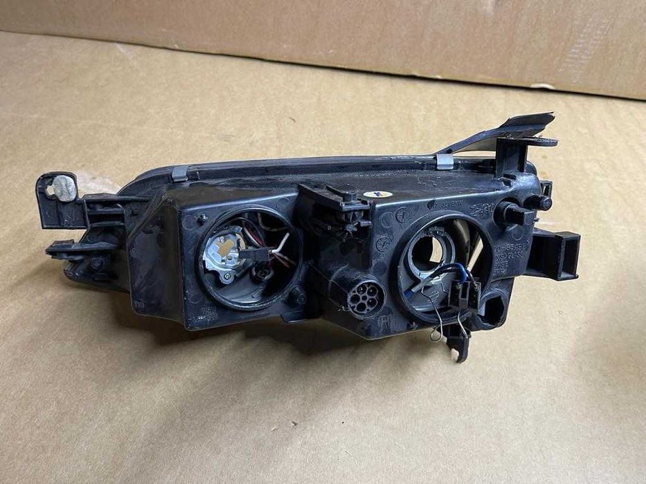 Lampa przednia Prawa Opel VECTRA B