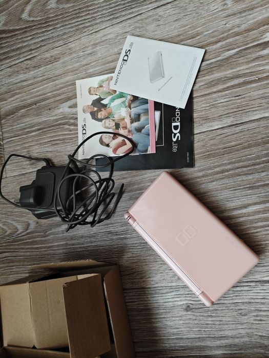 Nintendo DS lite.