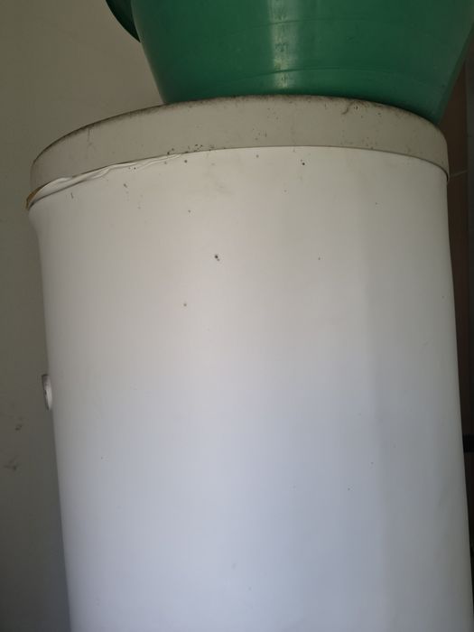 Termoacumulador 200 litros aquecido com painel solar a água