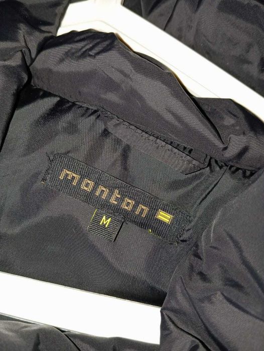 Пуховик фірми Monton у розмірі M