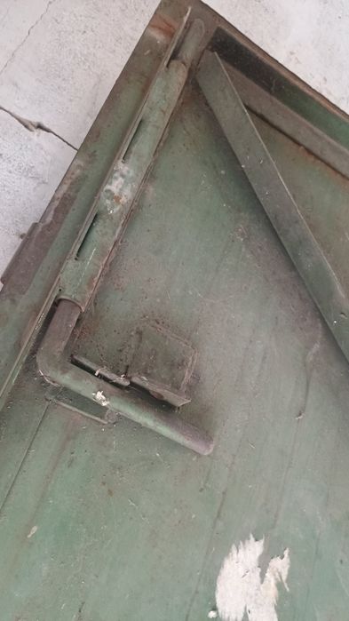 Гаражные  металлические ворота