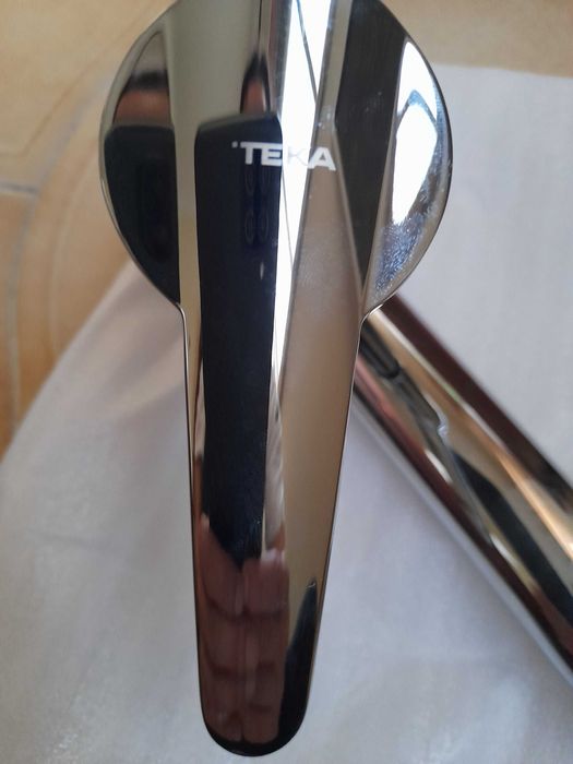 Misturadora de cozinha ( balcão) Novo TEKA cano baixo giratório