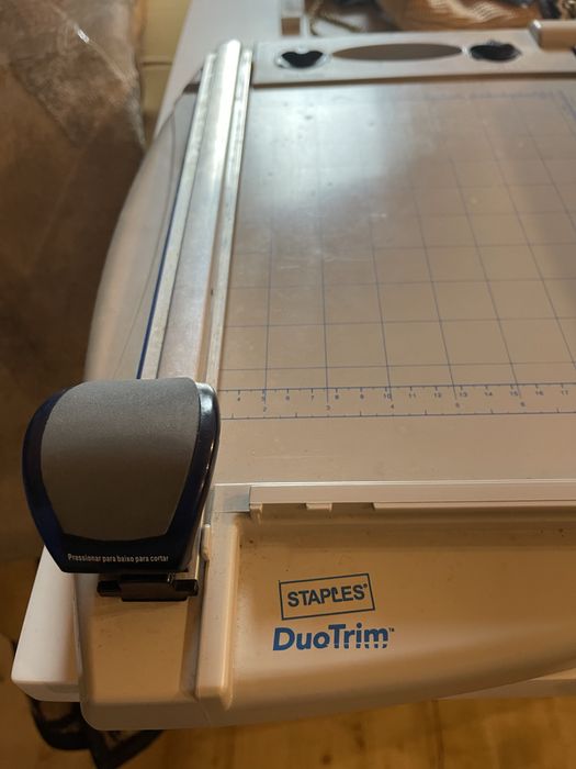 Vendo guilhotina para corte de papel
