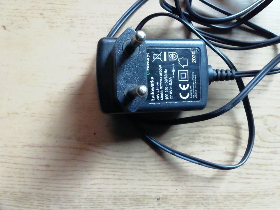 Akumulator i ładowarka do podkaszarki