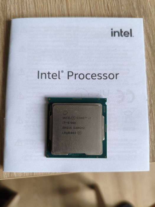 i7 9700k super stan. Używany amatorsko.