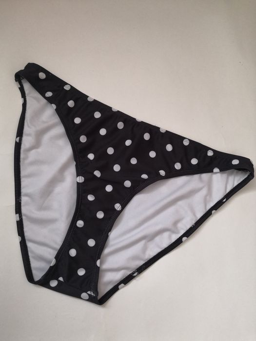 Купальник /плавки/низ від купальника бренда Vero Moda . 
Розмір XЛ.
Ст