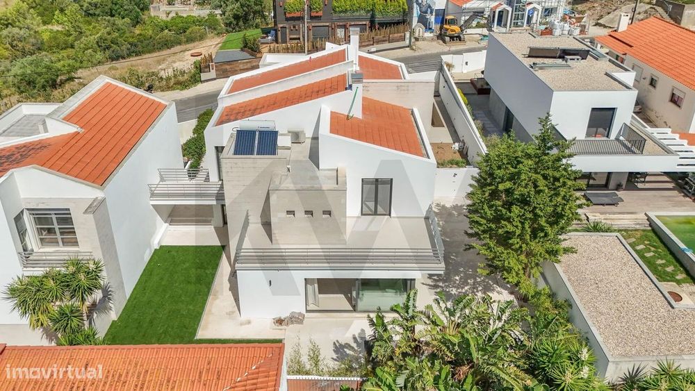 Moradia no Zambujeiro, Cascais | Condomínio | A Estrear e Totalmente M