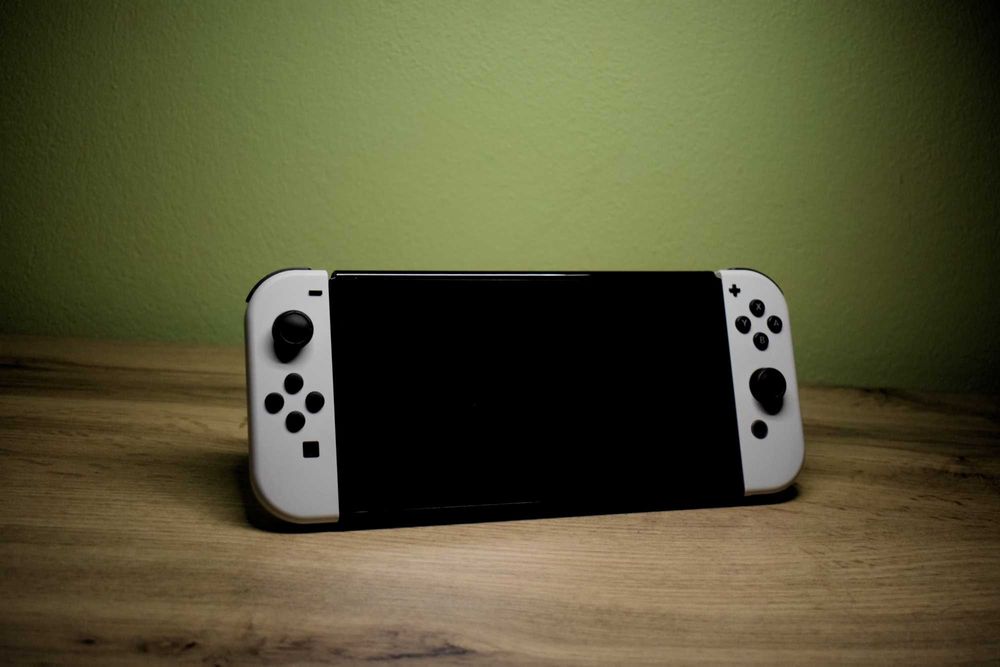 Konsola Nintendo Switch OLED +  gra The Legend of Zelda