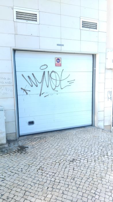 Aluguer de garagem box na Rinchoa