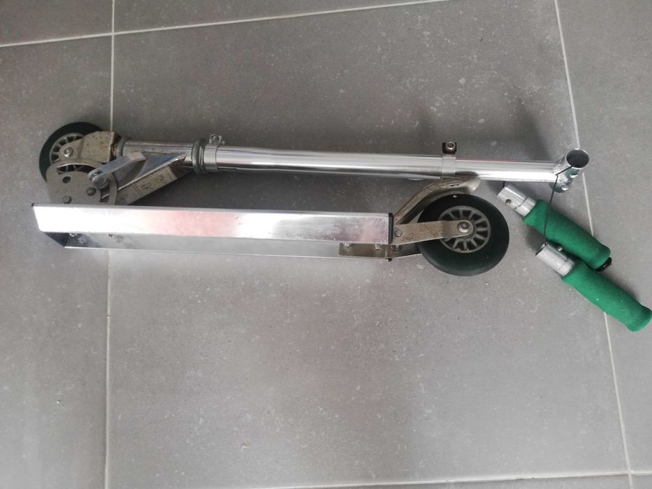 Trotinete de criança, dos 6 aos 16 anos.