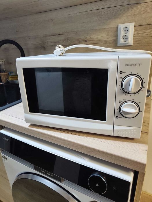 Microondas A funcionar Ler anuncio