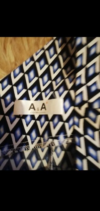 Sukienka rozkloszowana w kwiaty A&A
