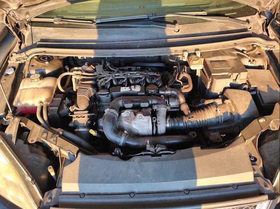 Ford Focus SW 5Lugares. 1.6 TDCi Sport, Carrinha a Diesel de 2005