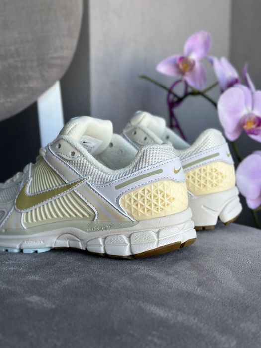 Жіночі кросівки Nike Zoom Vomero 5 / кросівки найк / жіночі кросівки