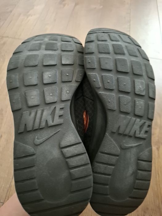 Buty sportowe damskie