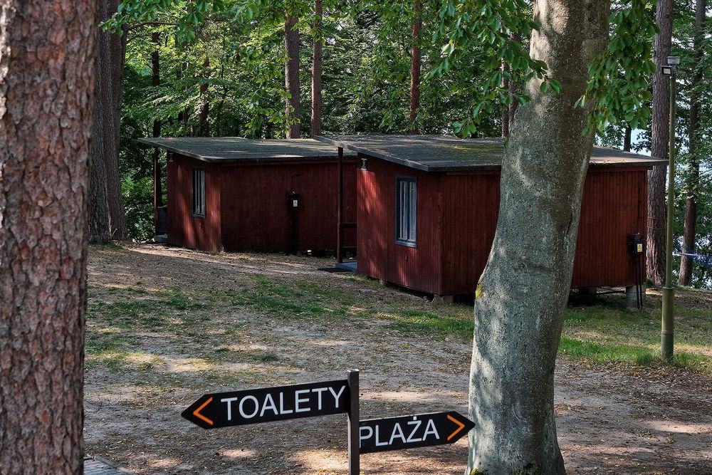 Pole namiotowe na Kaszubach nad jeziorem Mausz.