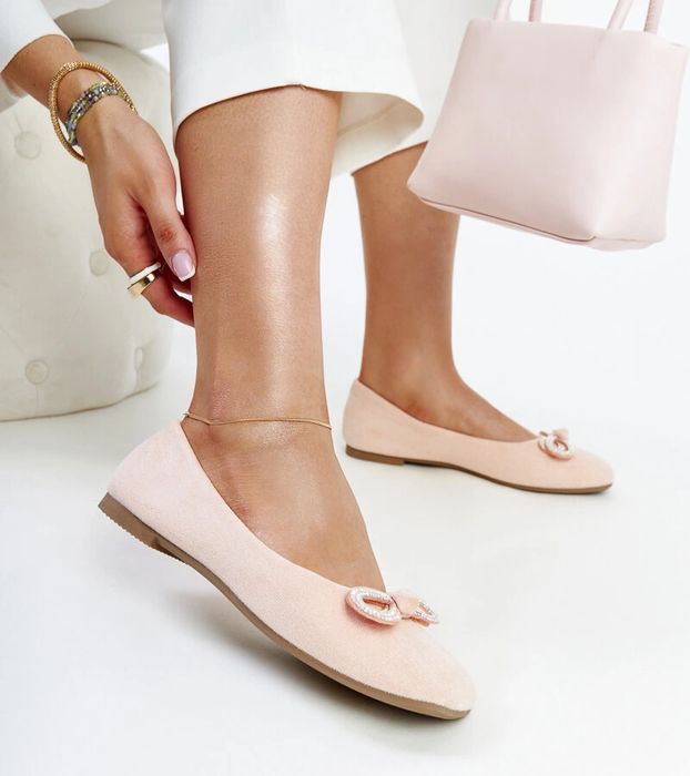 Jasnoróżowe balerinki z kokardką Gaillou