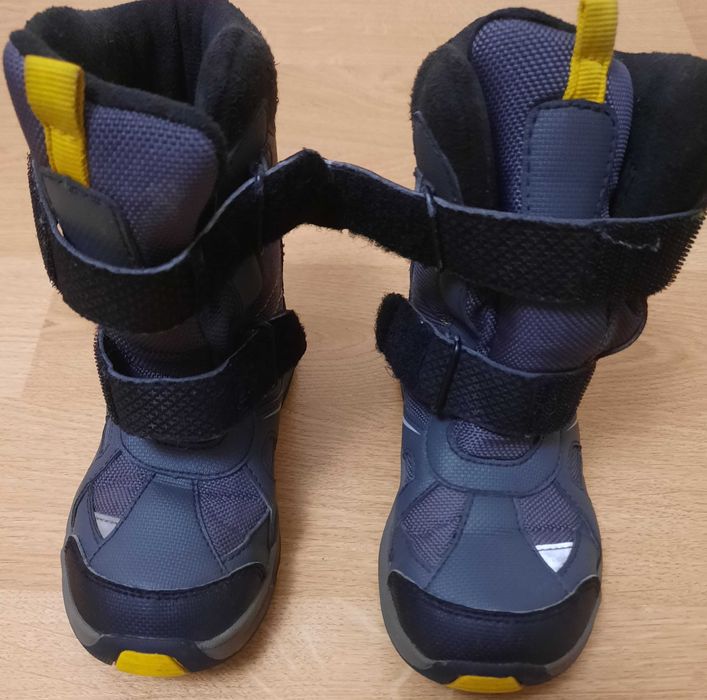 Продам сапоги дитячі Jack Wolfskin